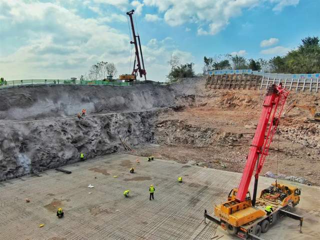茶園污水處理廠擴(kuò)建工程加速推進(jìn) 土石方施工如火如荼，預(yù)計(jì)九月全面竣工