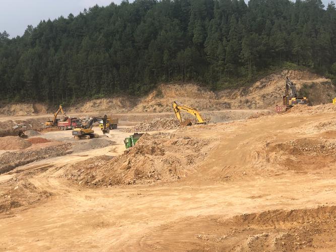 福州分公司蔡志君團(tuán)隊(duì)承建屏南藥膳小鎮(zhèn)水景公園項(xiàng)目土石方工程紀(jì)實(shí)（2019年6月5日）